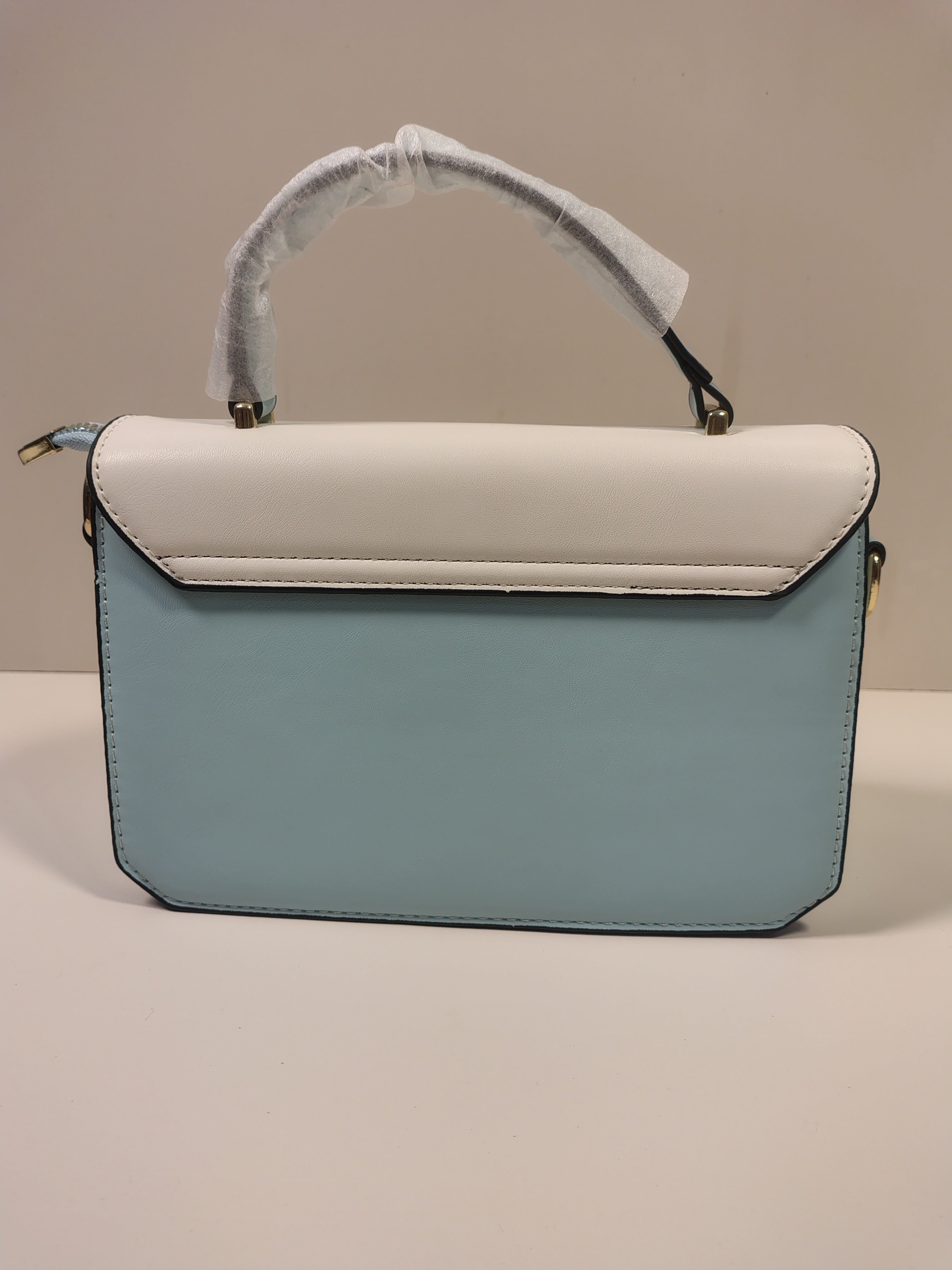 Two-Tone White & Sky Blue Handbag – Elegant Everyday Tote