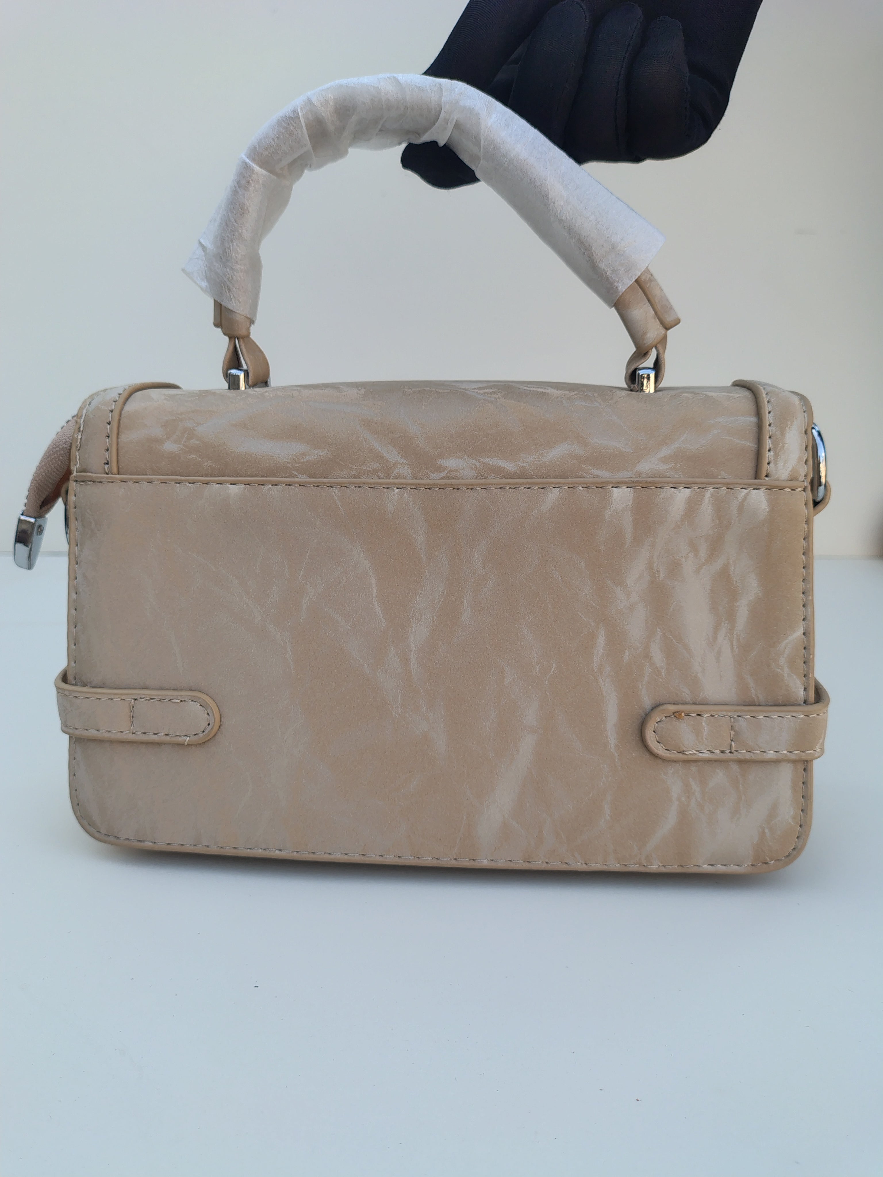 Beige Classic Buckle Handbag – Dual Strap with Metal Clasp