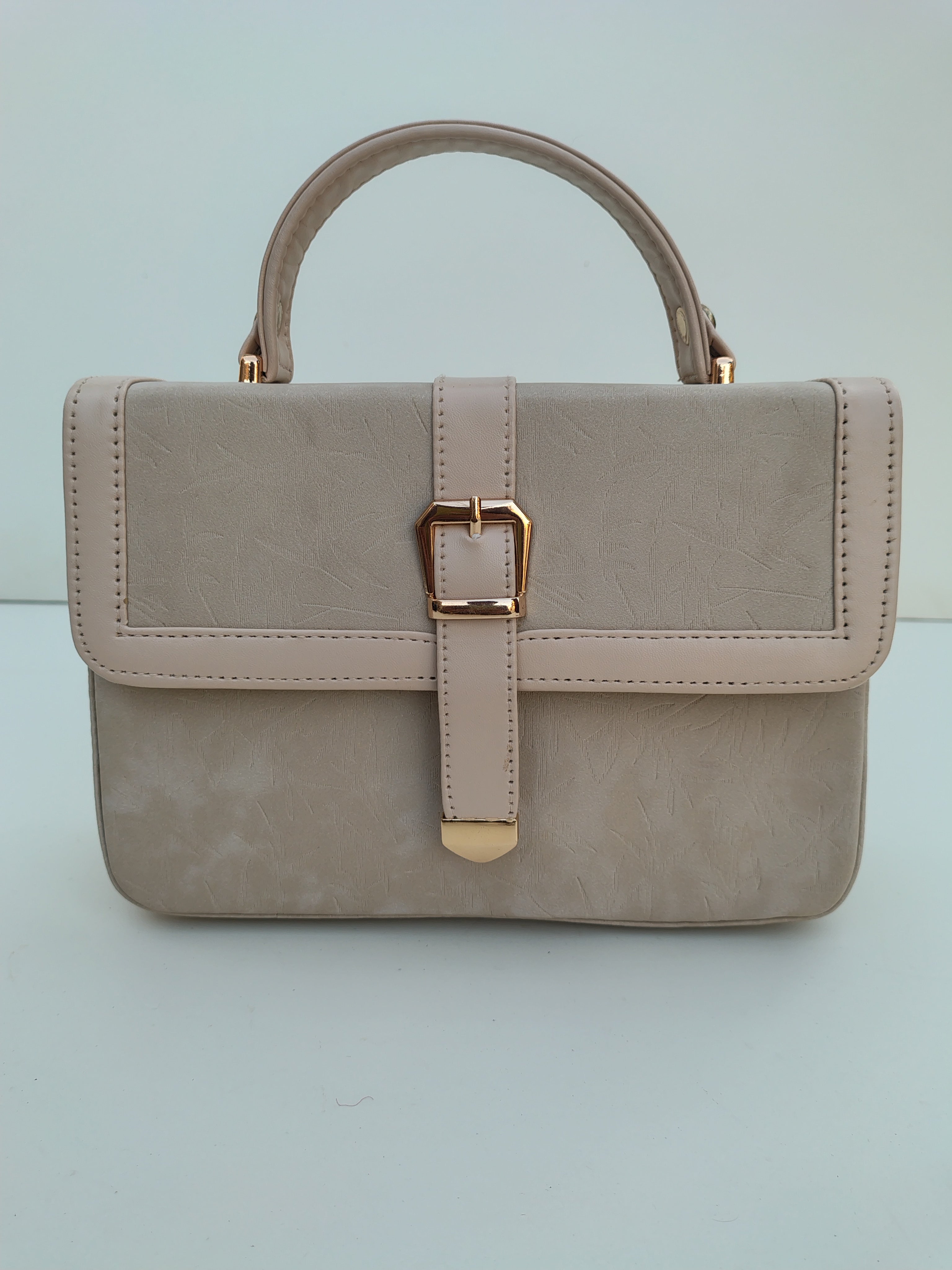 Beige Structured Handbag with Gold Buckle – Minimal Chic Purse