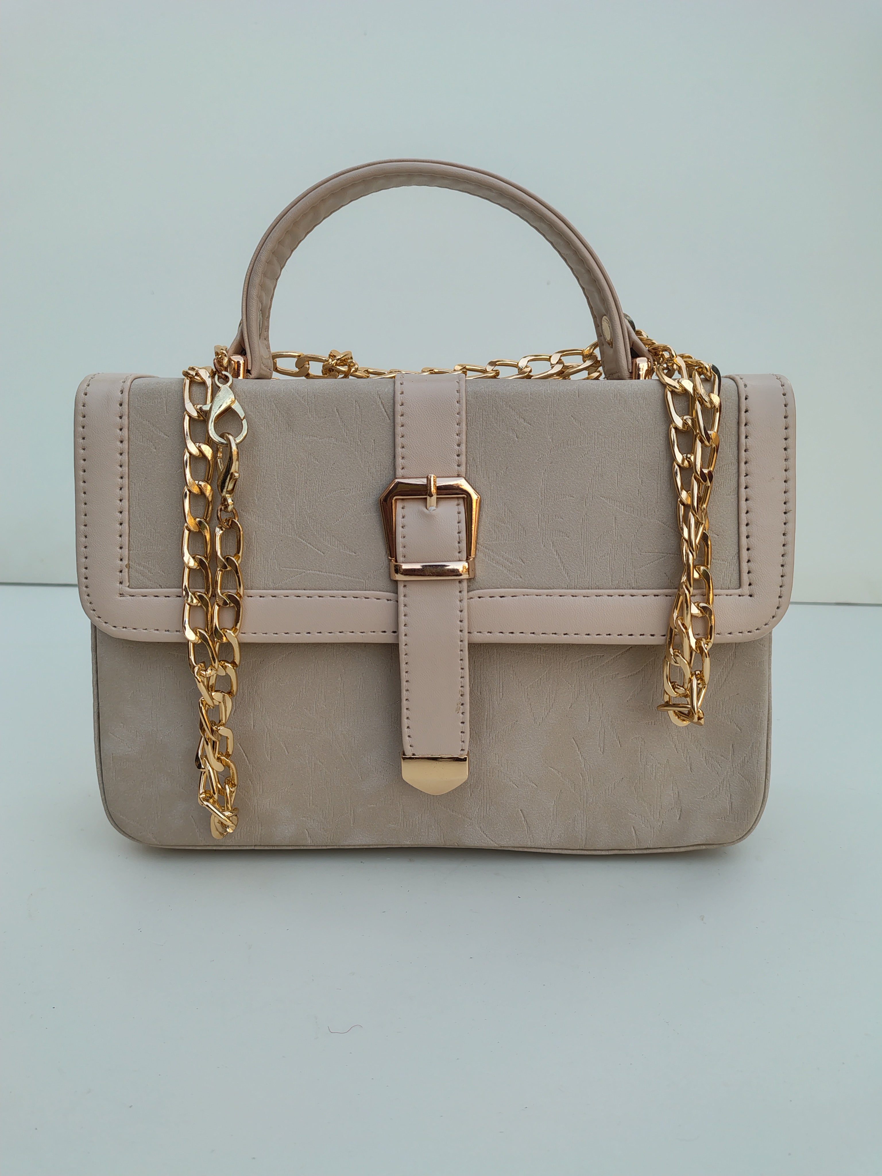 Beige Structured Handbag with Gold Buckle – Minimal Chic Purse