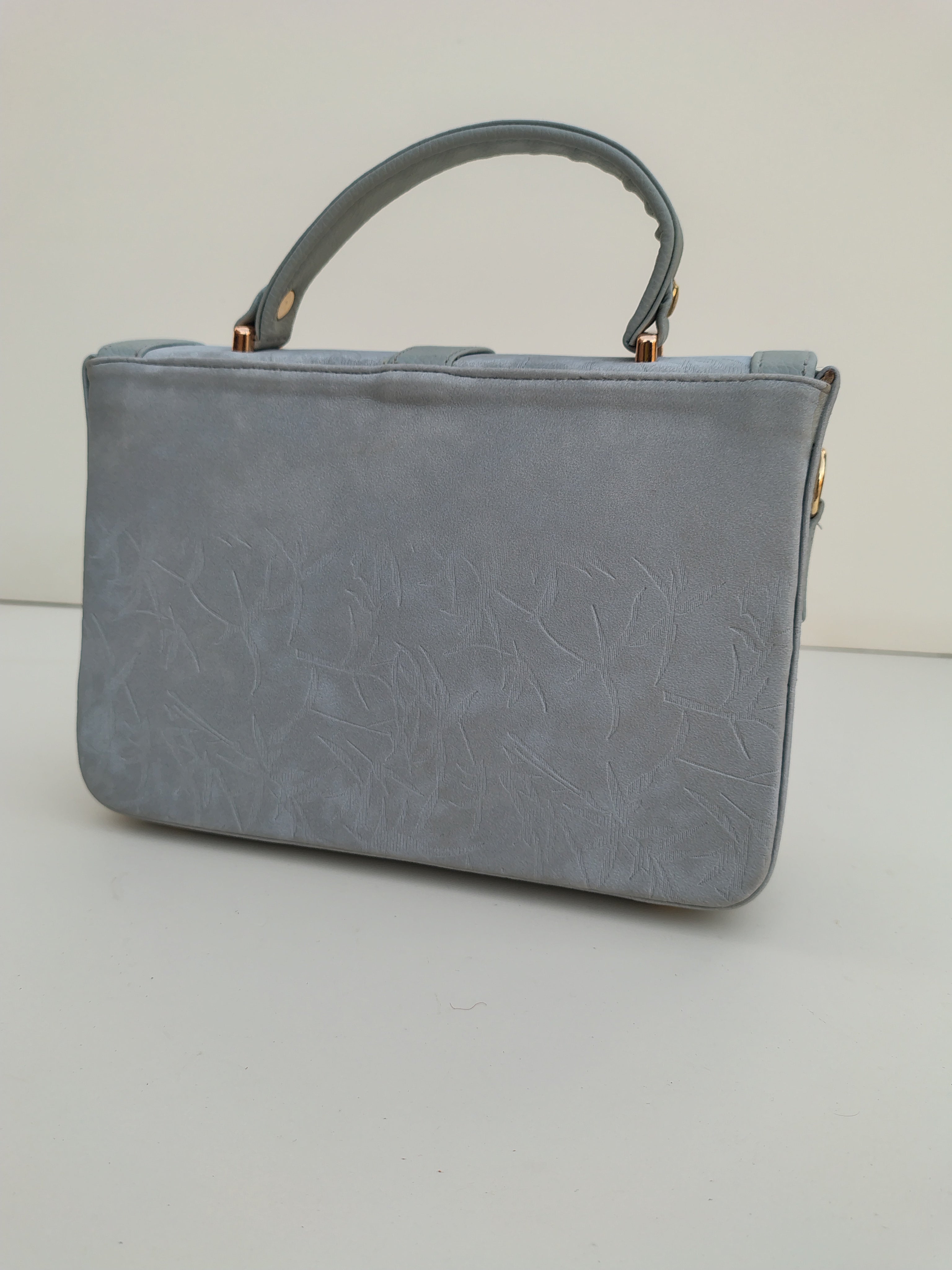Pastel Blue Structured Handbag with Gold Buckle – Elegant Everyday Purse