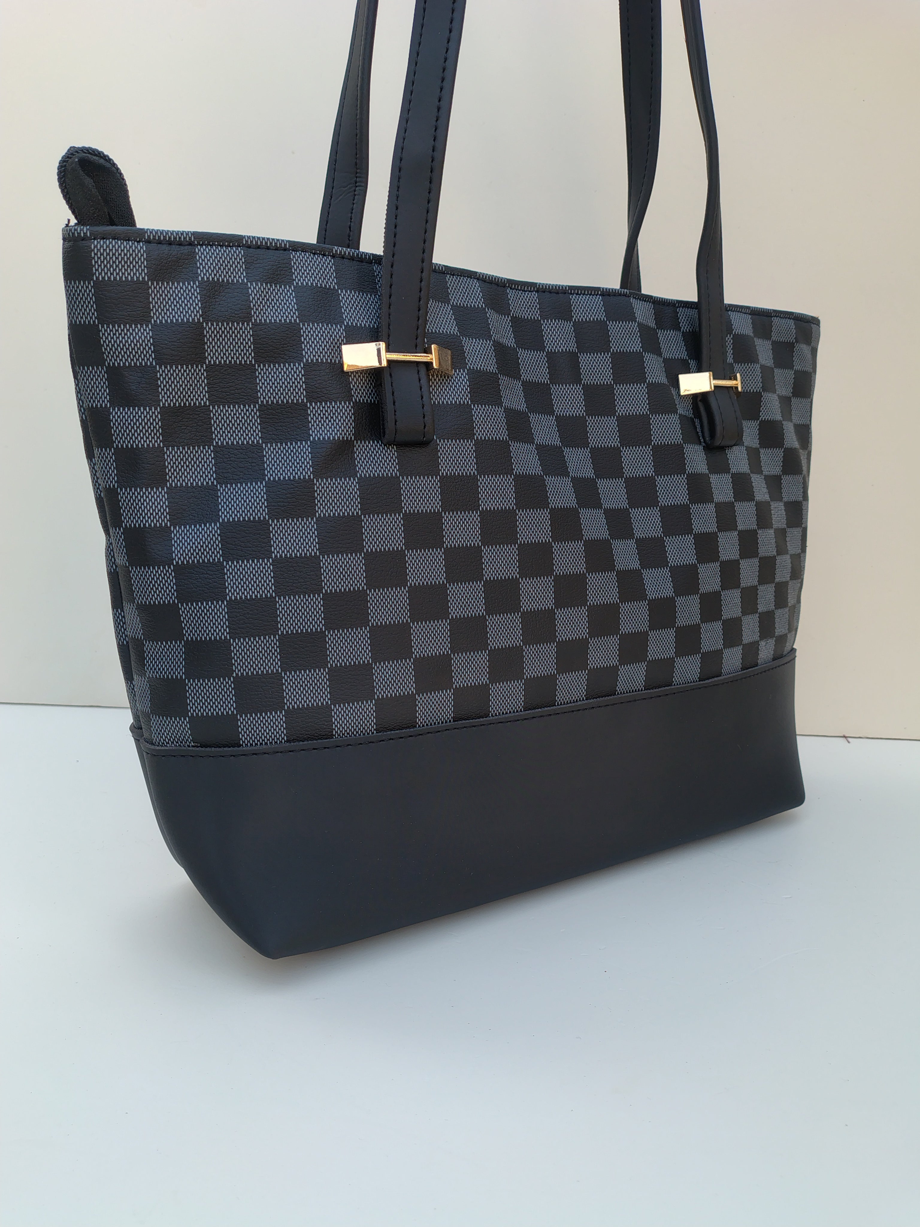 Checkmate Luxe Tote & Wallet Set – White & Grey Premium Handbag Collection