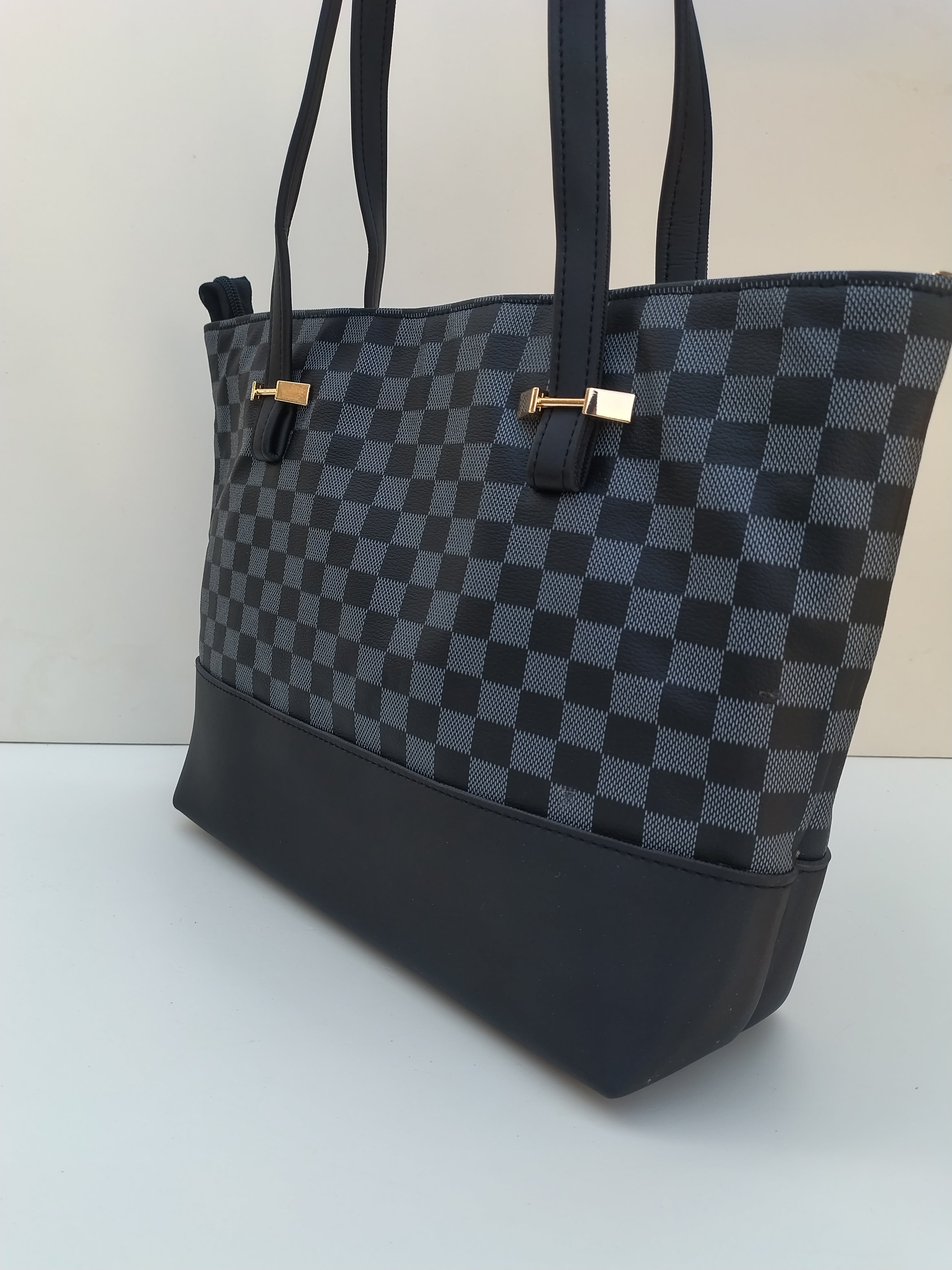 Checkmate Luxe Tote & Wallet Set – White & Grey Premium Handbag Collection