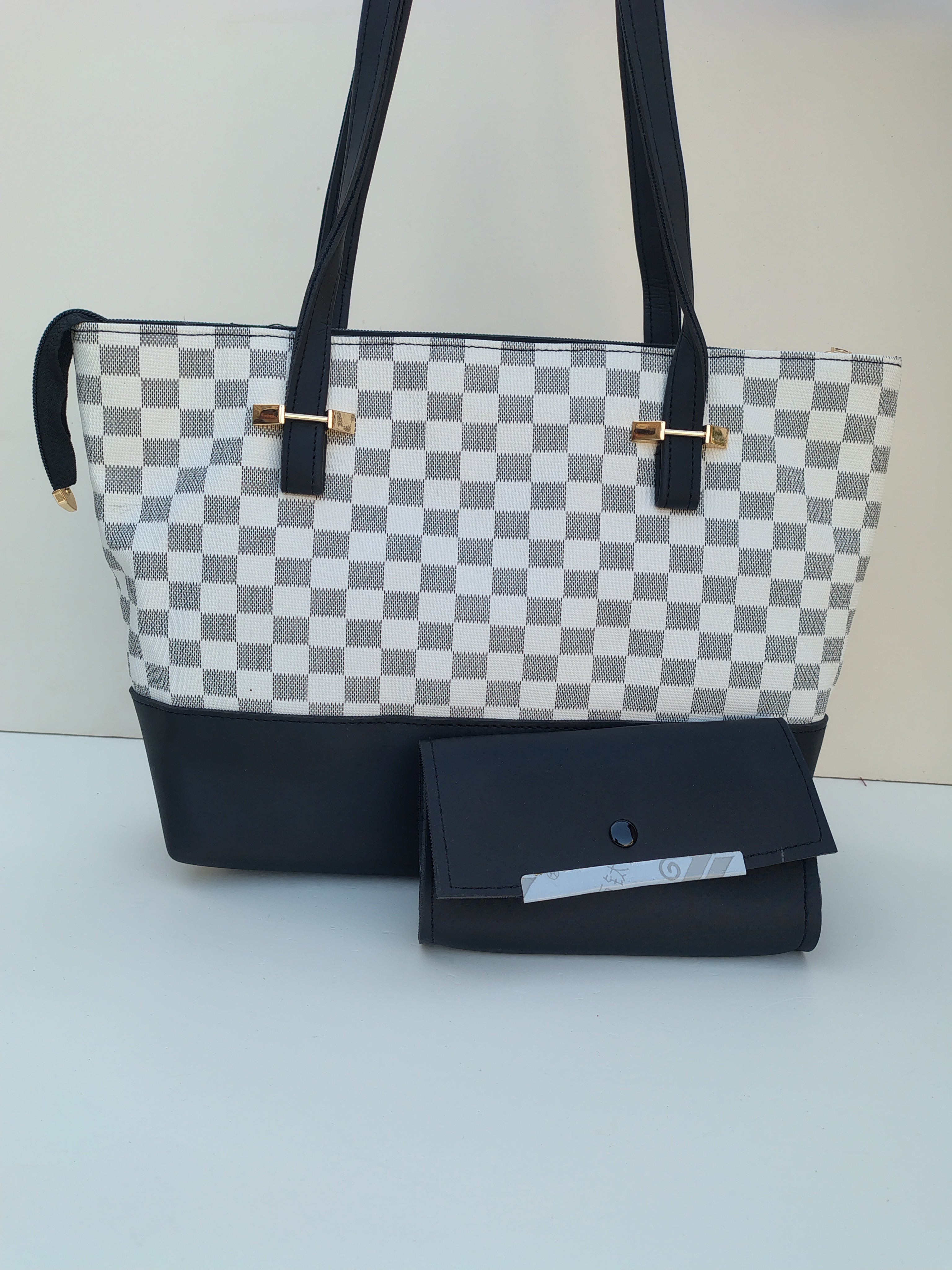 Checkmate Luxe Tote & Wallet Set – White & Grey Premium Handbag Collection