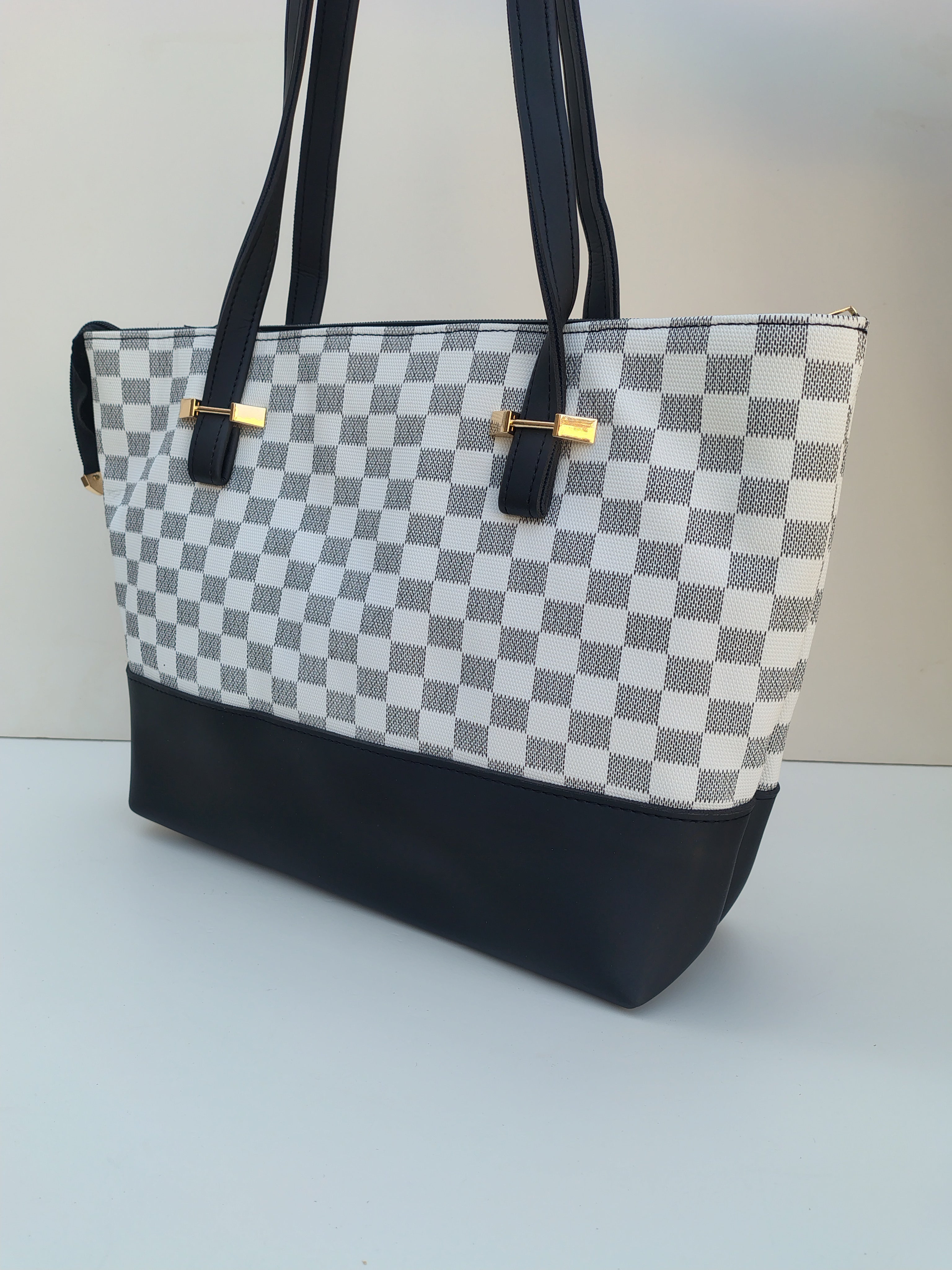 Checkmate Luxe Tote & Wallet Set – White & Grey Premium Handbag Collection