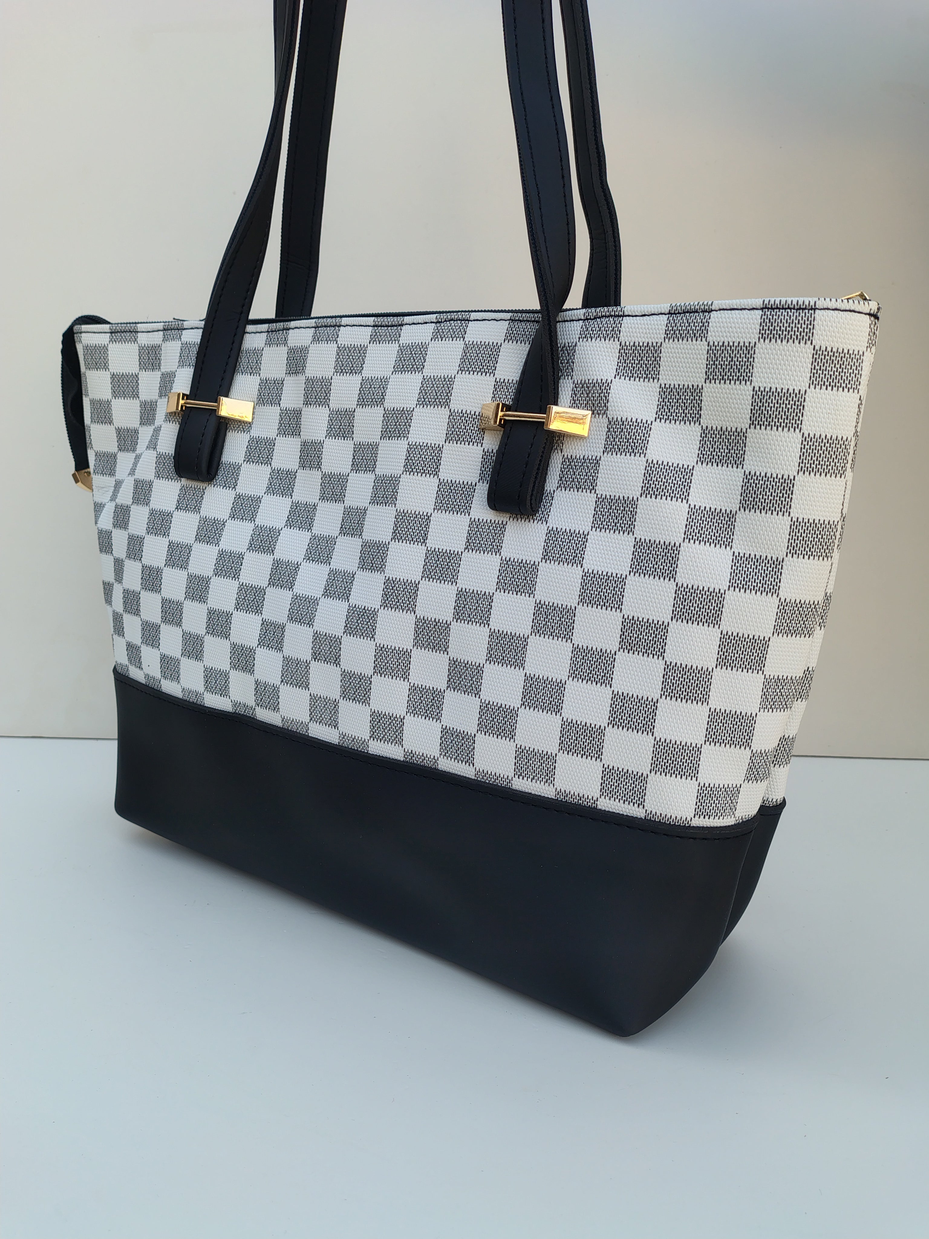 Checkmate Luxe Tote & Wallet Set – White & Grey Premium Handbag Collection