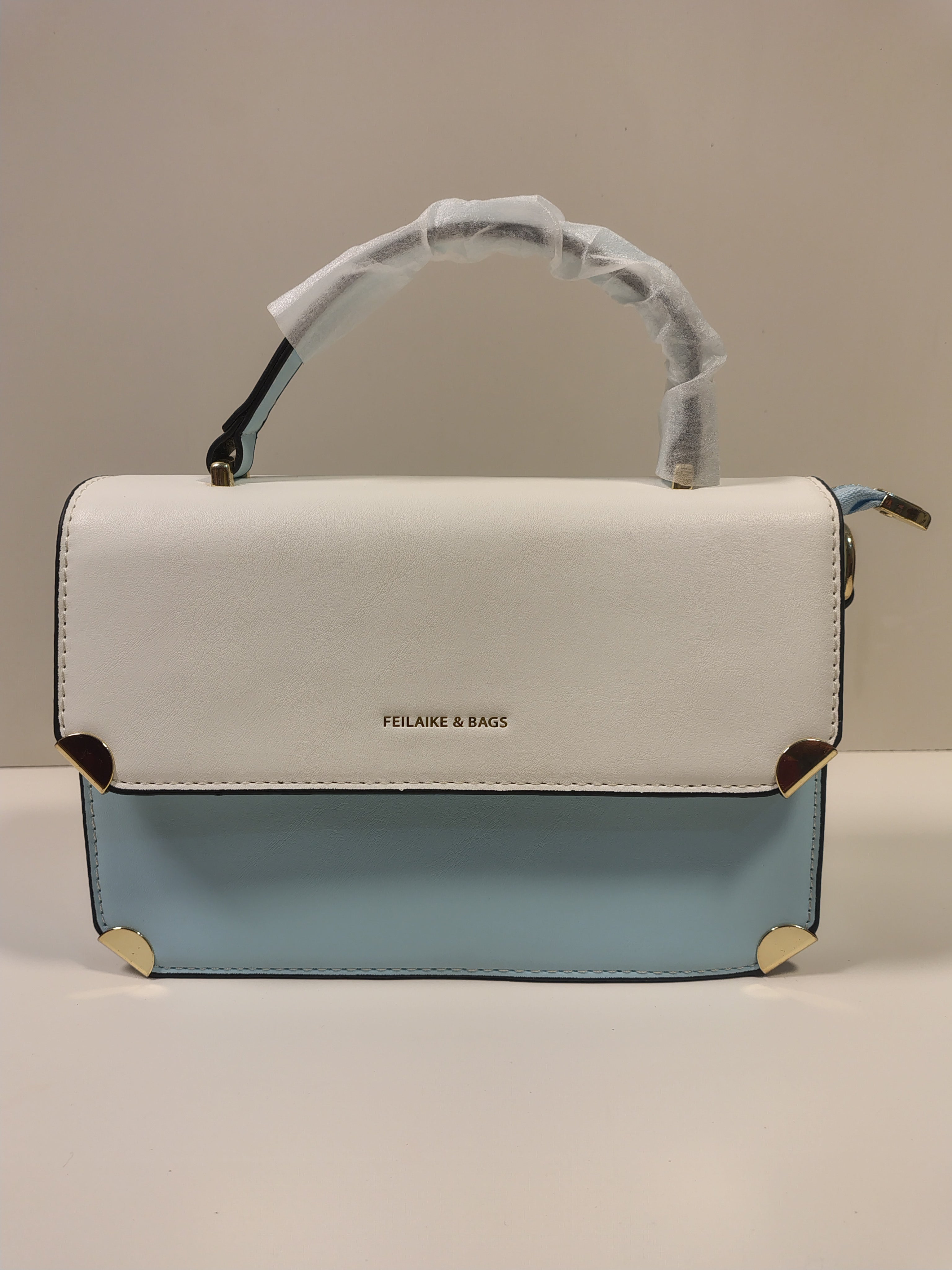 Two-Tone White & Sky Blue Handbag – Elegant Everyday Tote