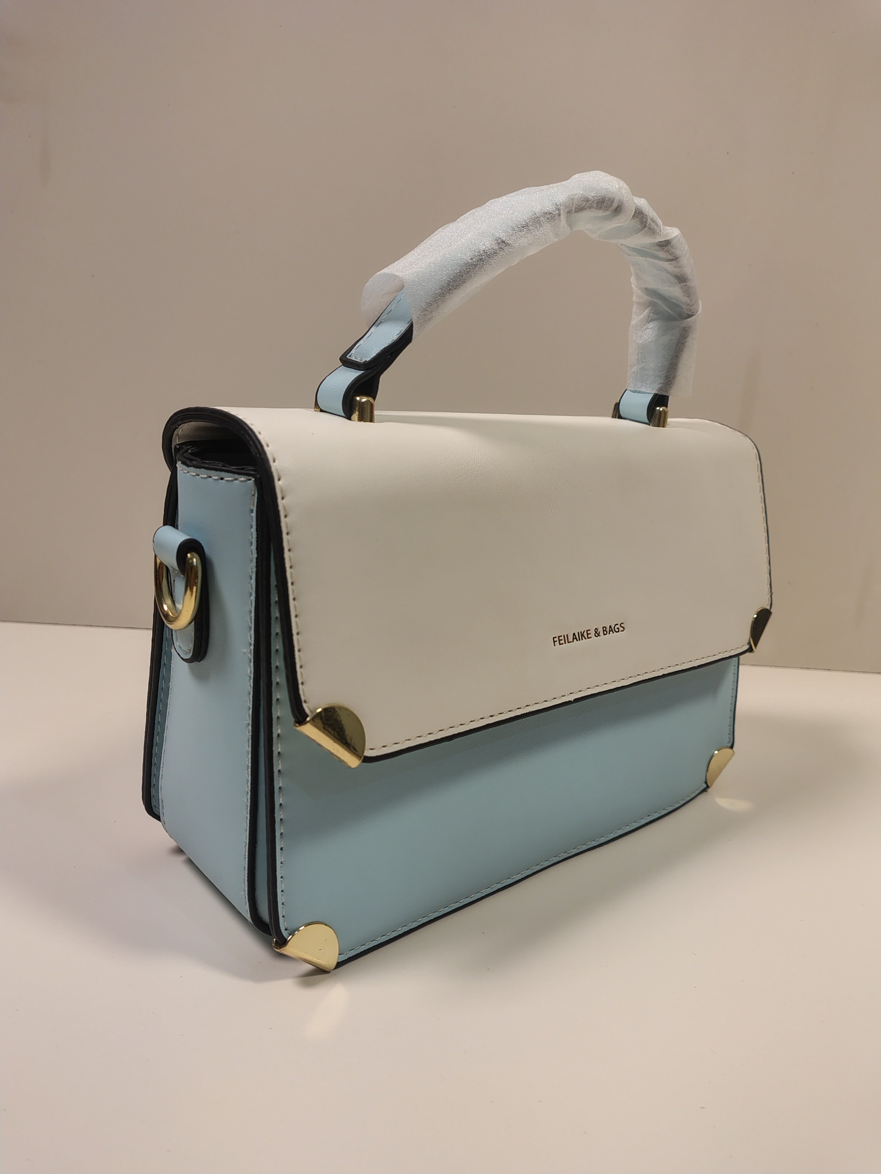 Two-Tone White & Sky Blue Handbag – Elegant Everyday Tote