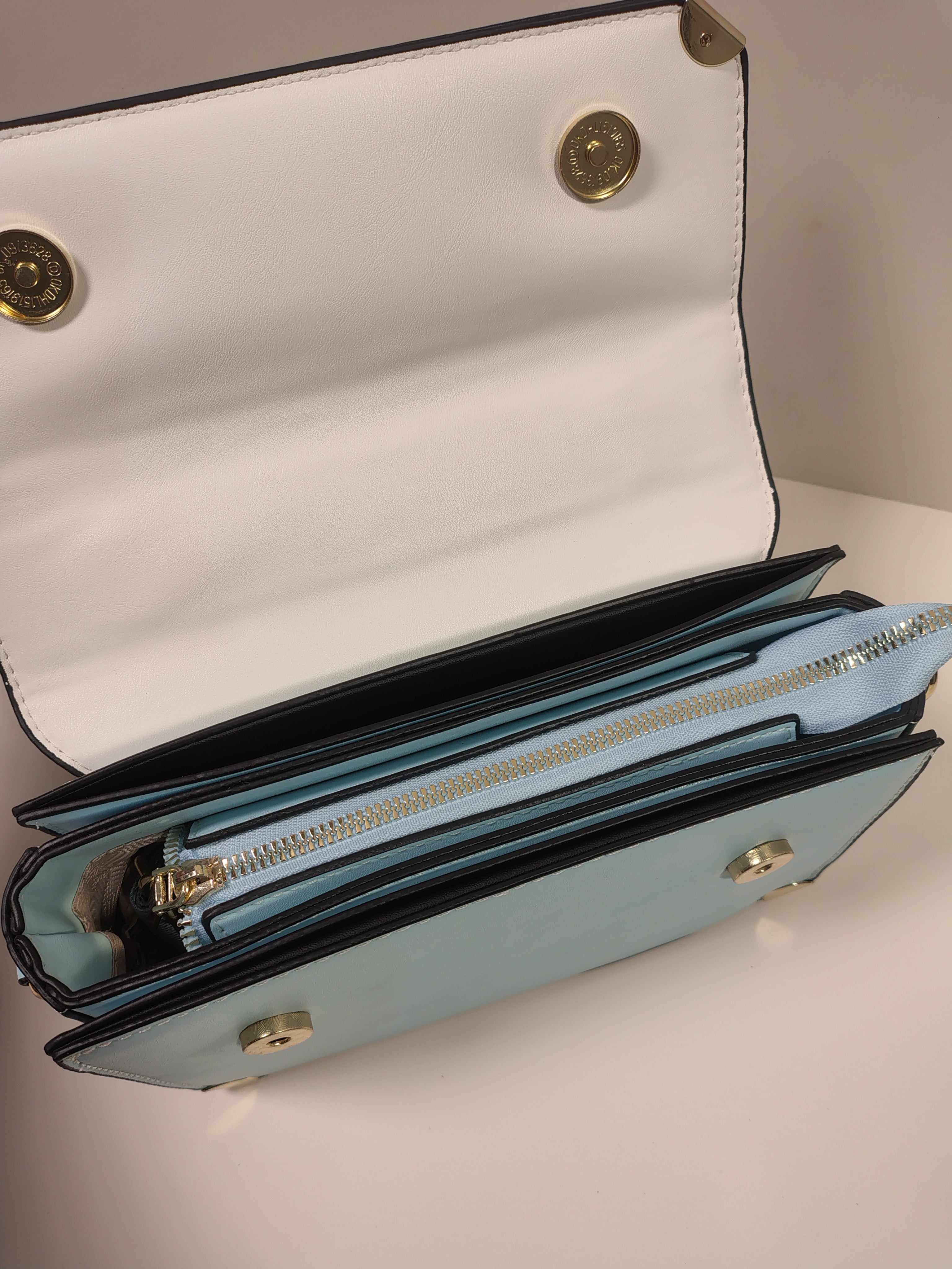 Two-Tone White & Sky Blue Handbag – Elegant Everyday Tote
