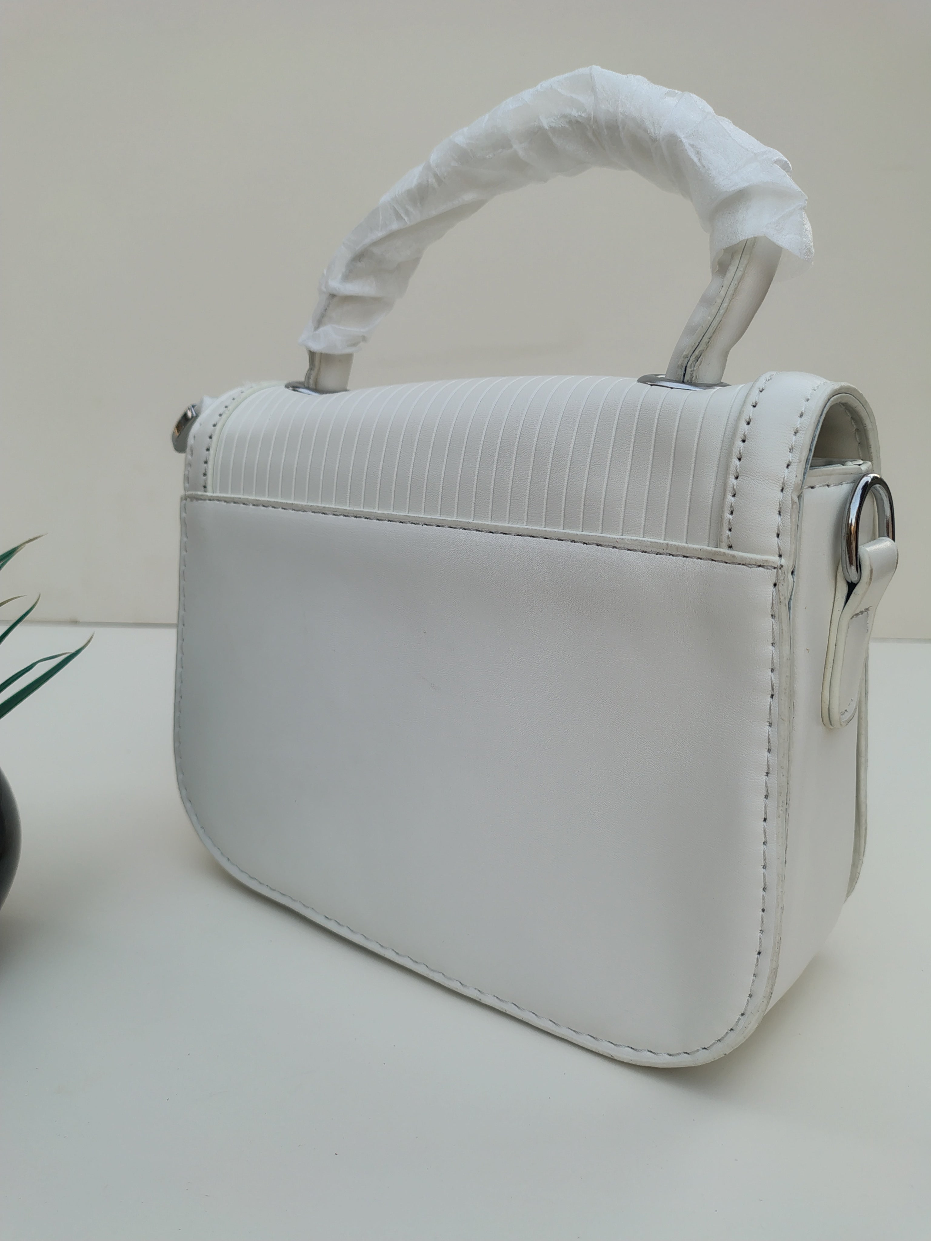Classic White “D” Handbag – Minimalist Asymmetric Flap Design