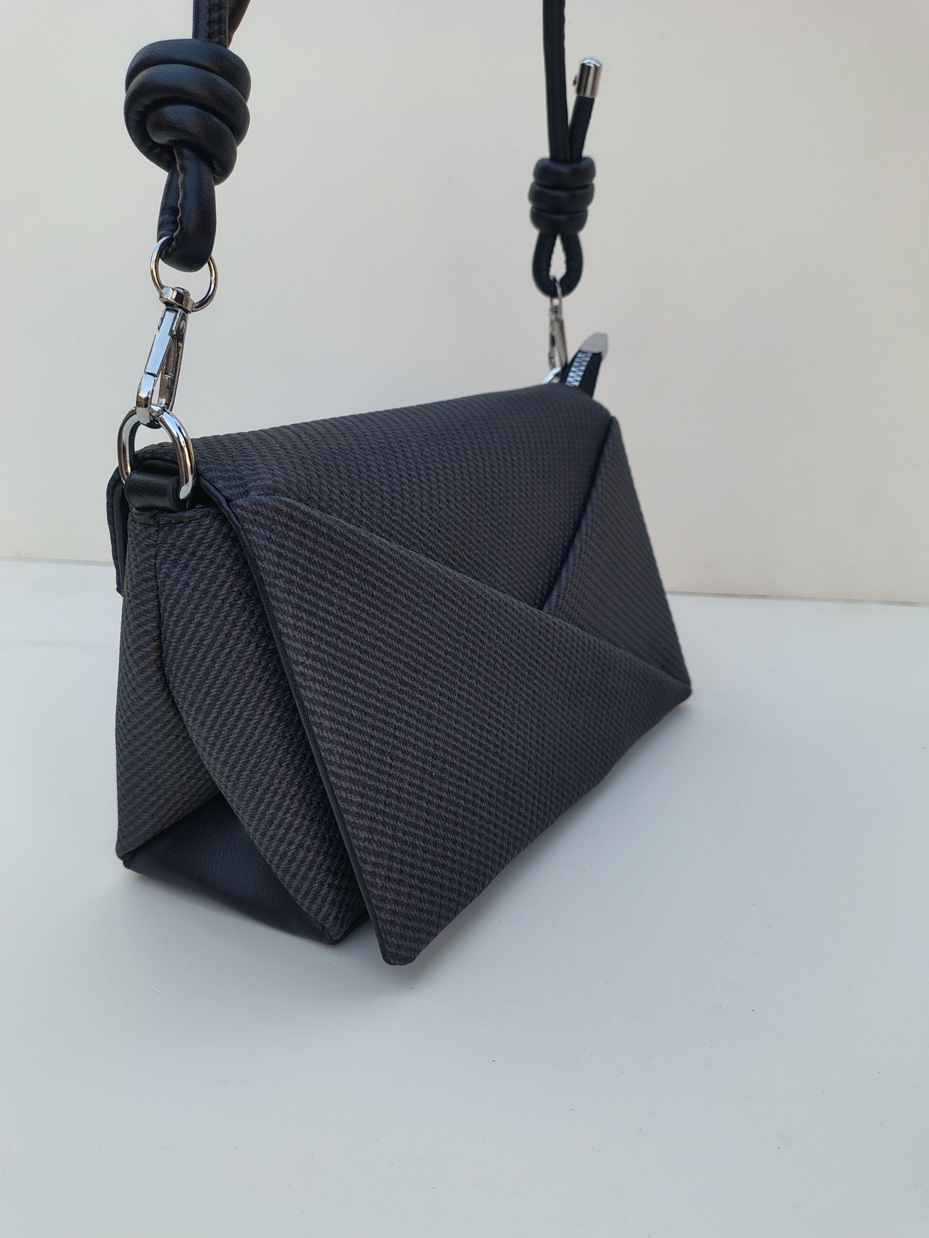 Black Textured Crossbody Bag – Modern Minimal Design