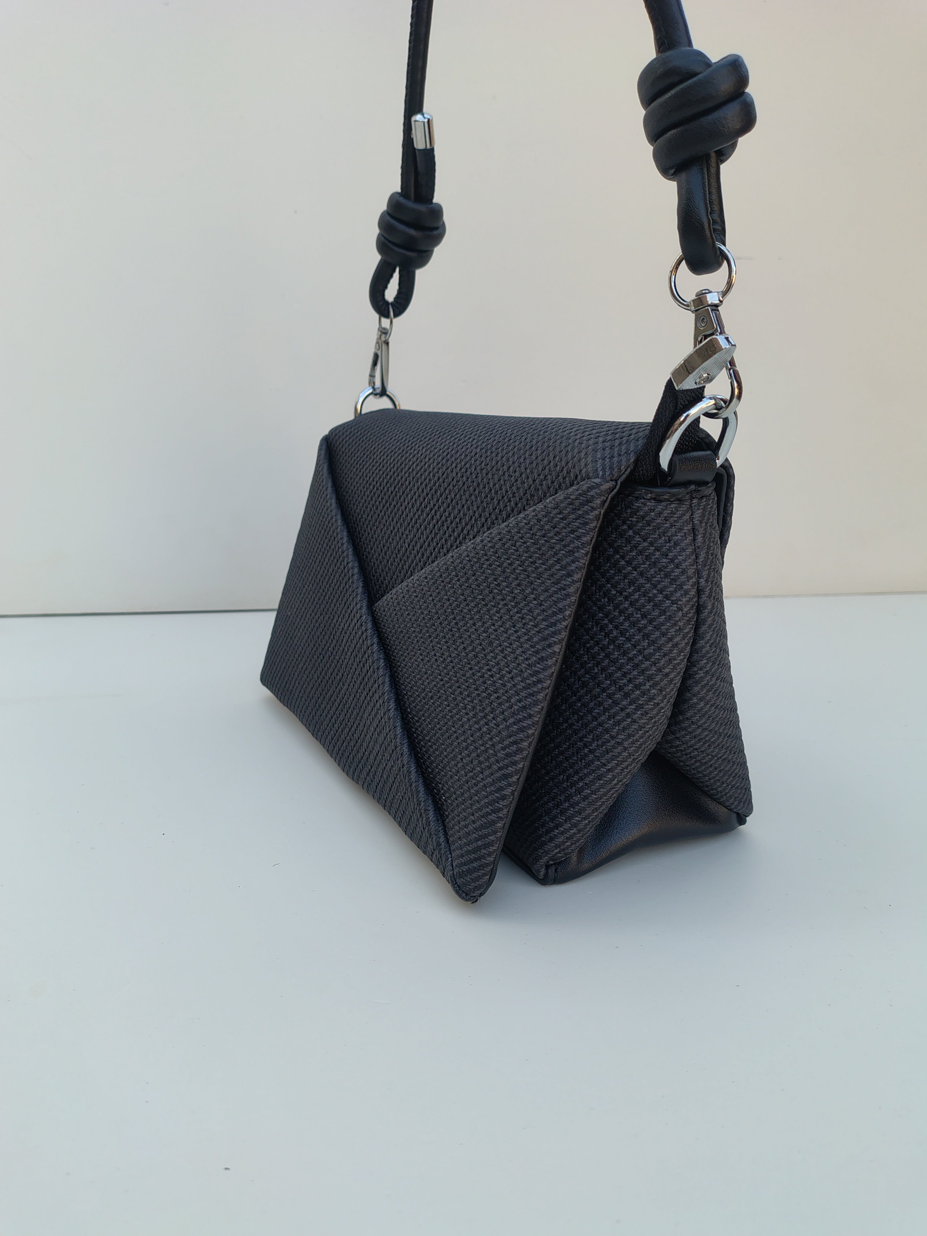 Black Textured Crossbody Bag – Modern Minimal Design