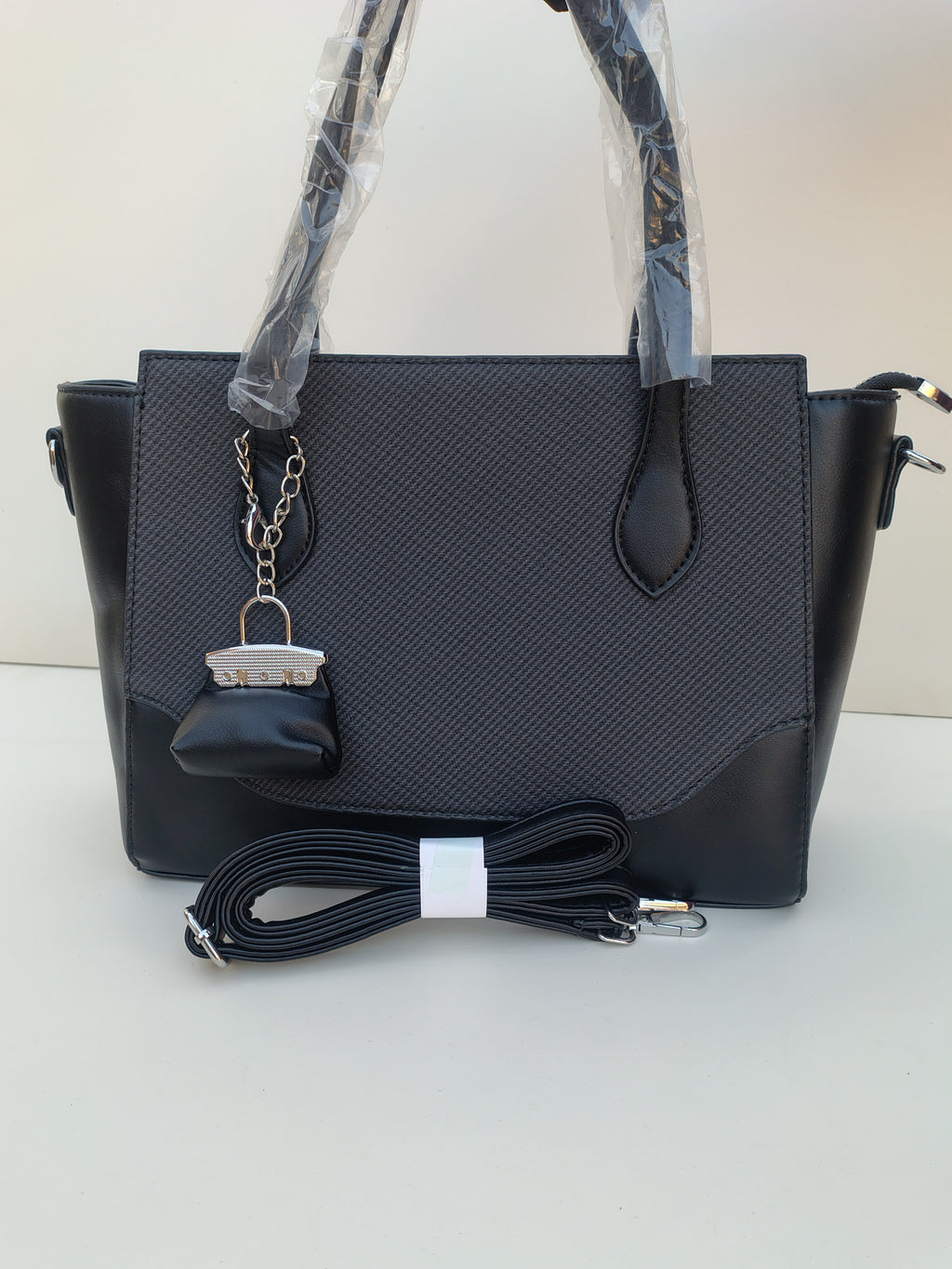 Black Textured Tote Bag with Mini Charm – Elegant Everyday Handbag