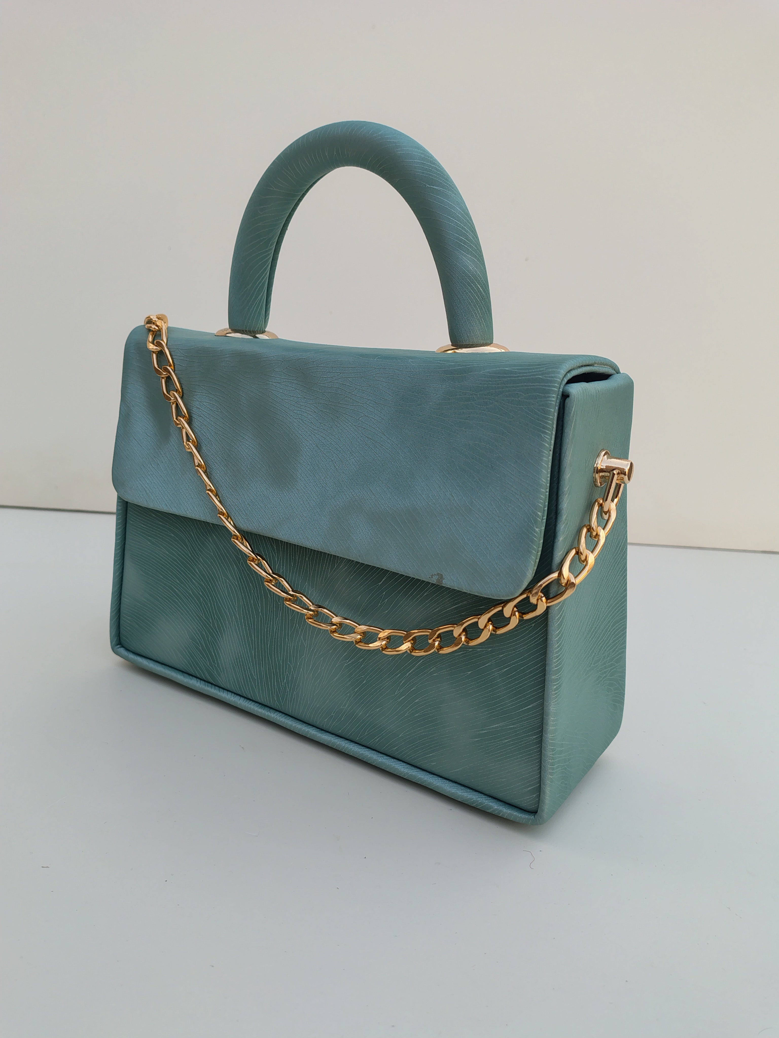 Mint Blue Luxury Handbag – Gold Chain Minimal Edition
