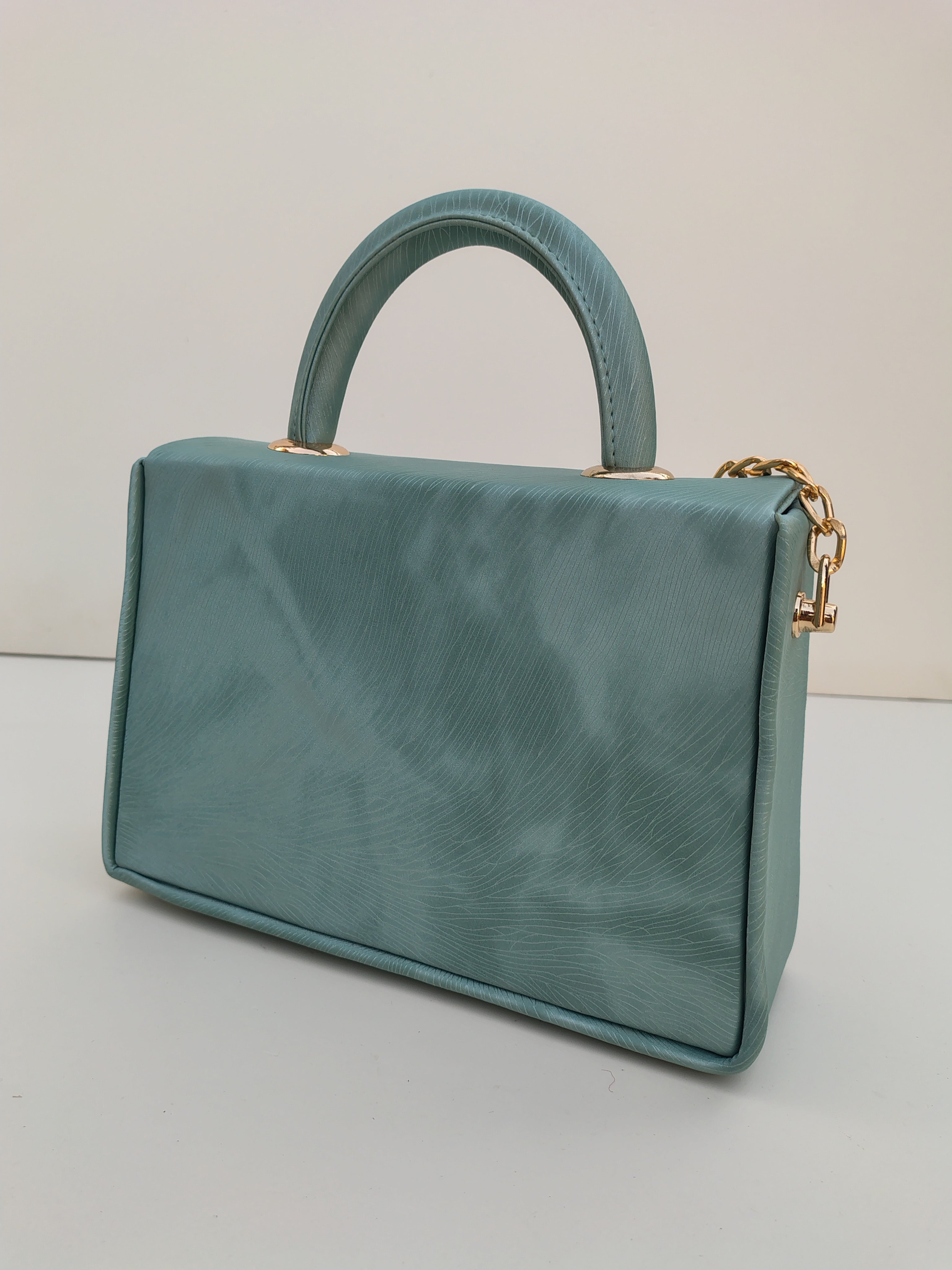 Mint Blue Luxury Handbag – Gold Chain Minimal Edition