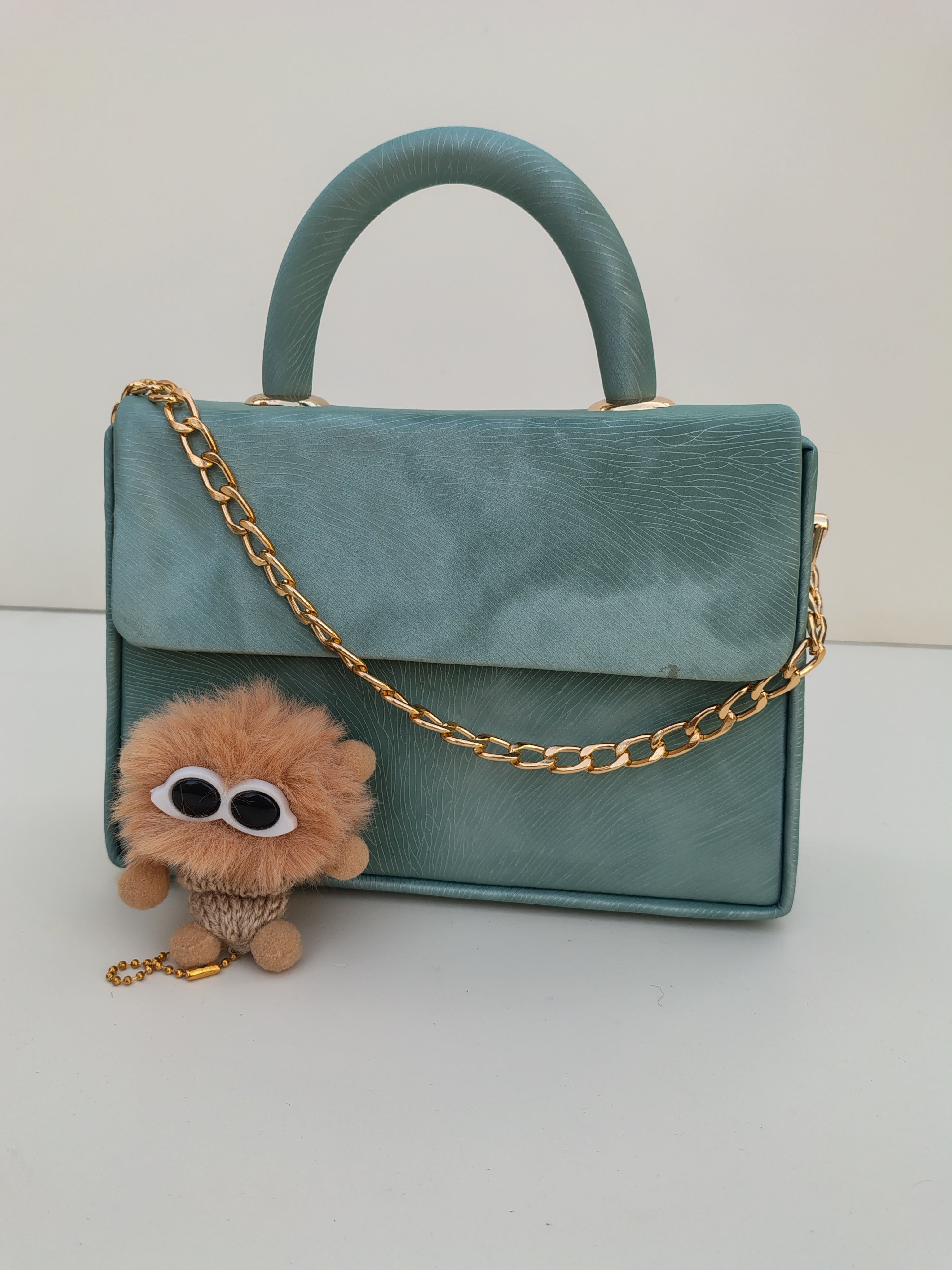 Mint Blue Luxury Handbag – Gold Chain Minimal Edition