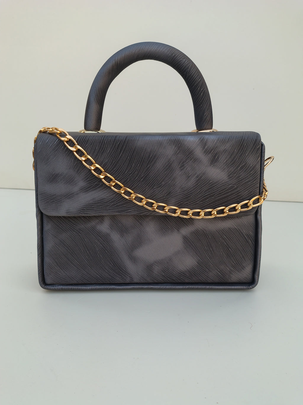Charcoal Gray Luxury Handbag – Gold Chain Edition