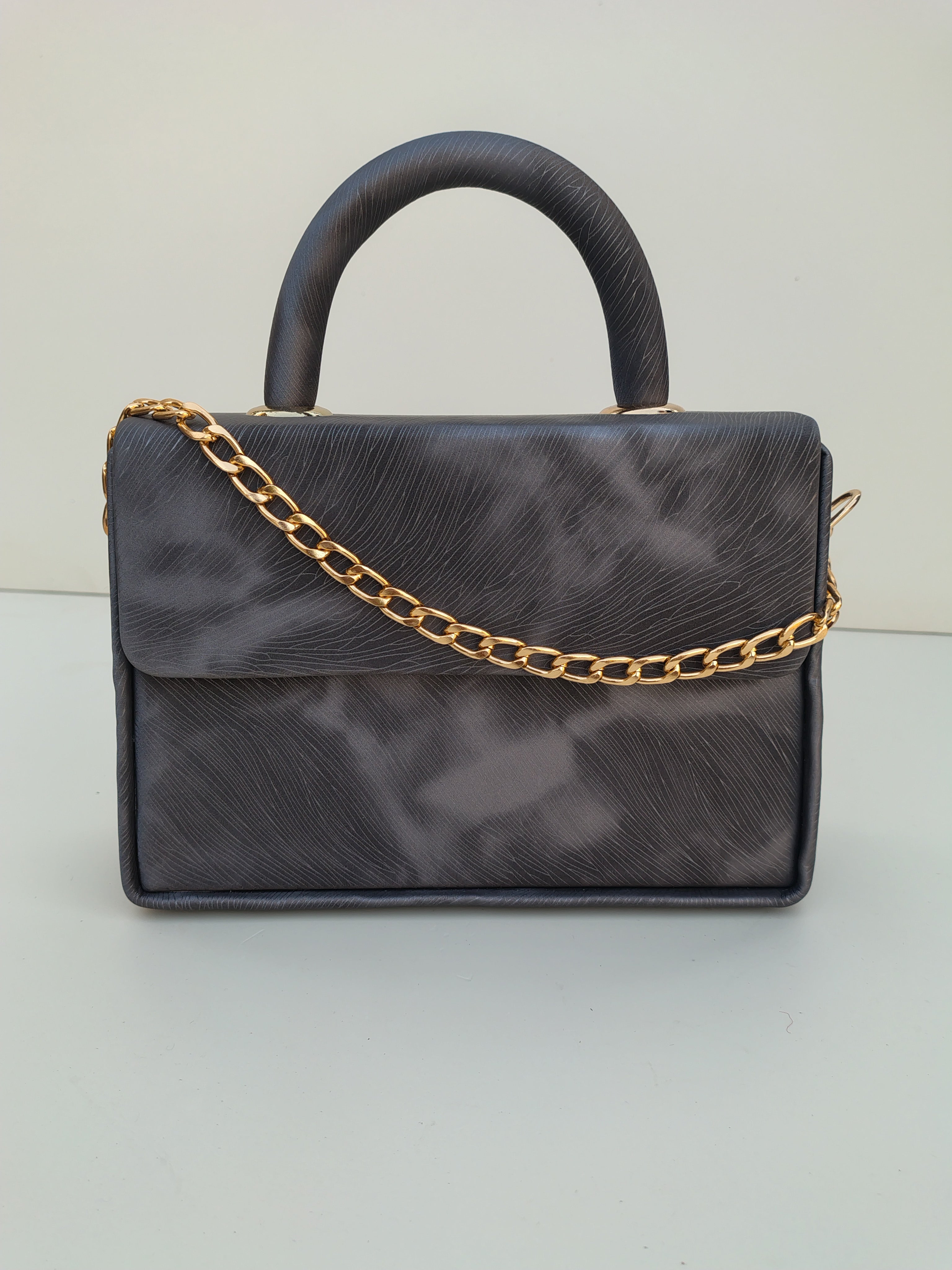 Charcoal Gray Luxury Handbag – Gold Chain Edition
