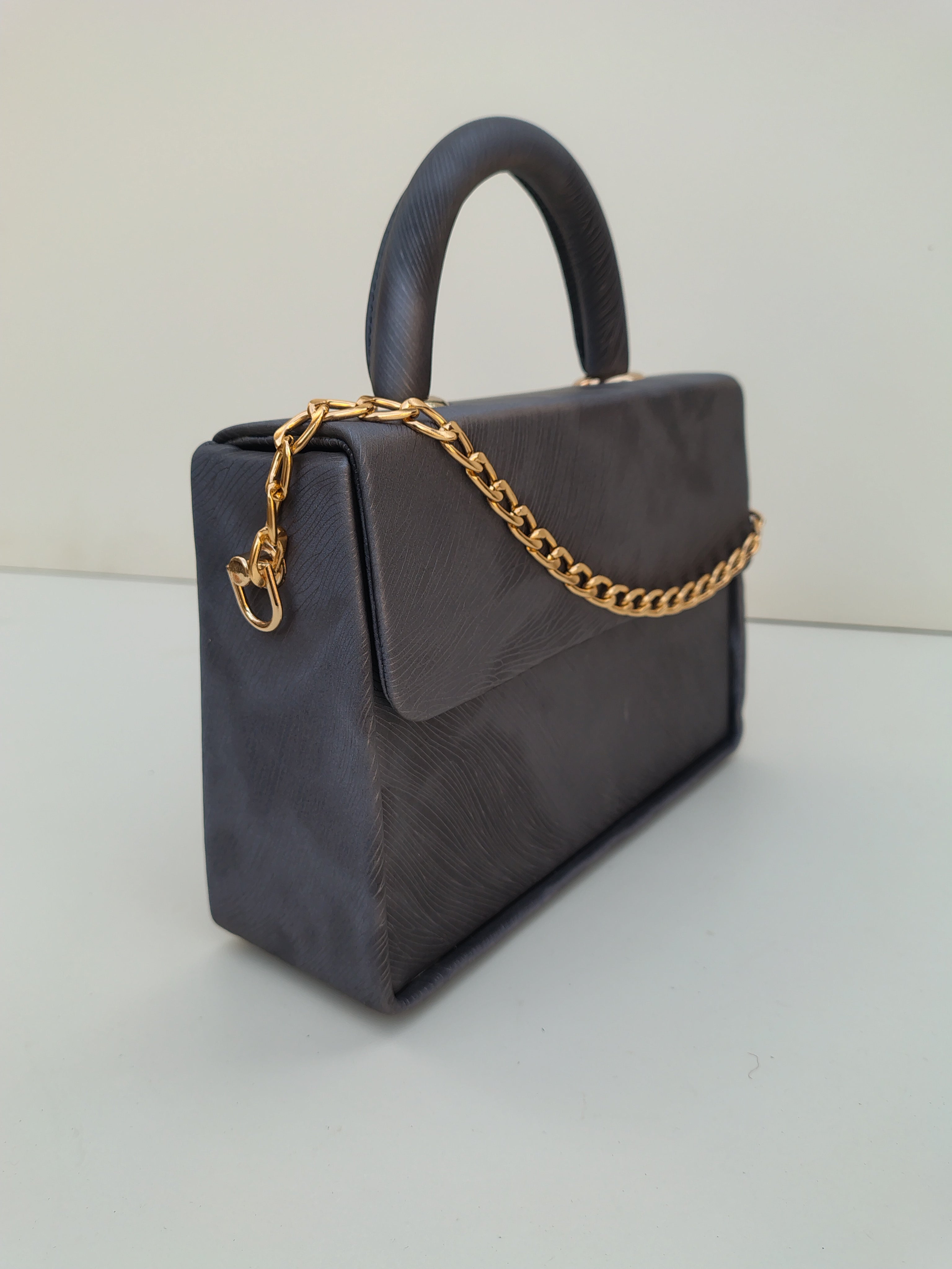 Charcoal Gray Luxury Handbag – Gold Chain Edition