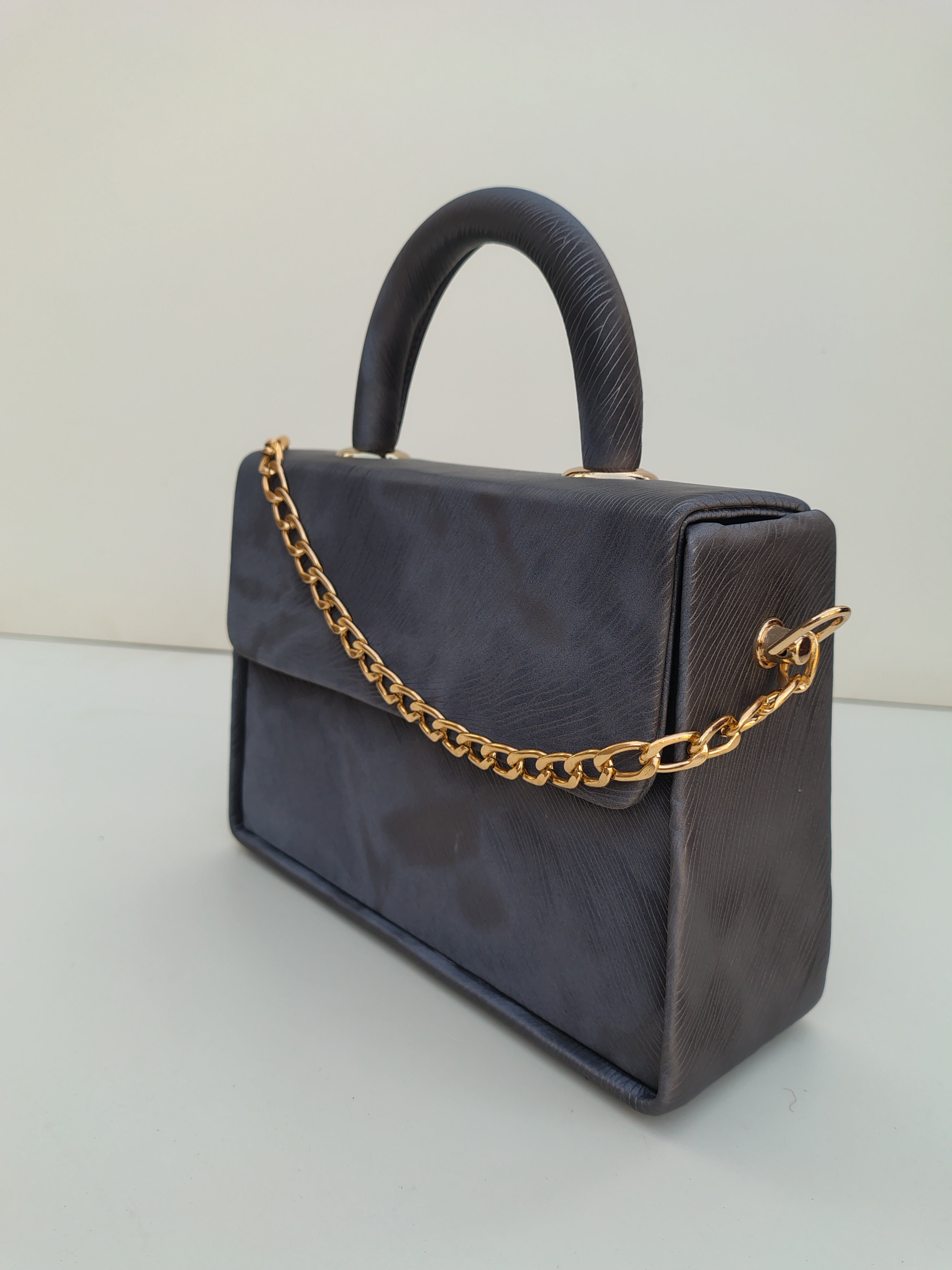 Charcoal Gray Luxury Handbag – Gold Chain Edition
