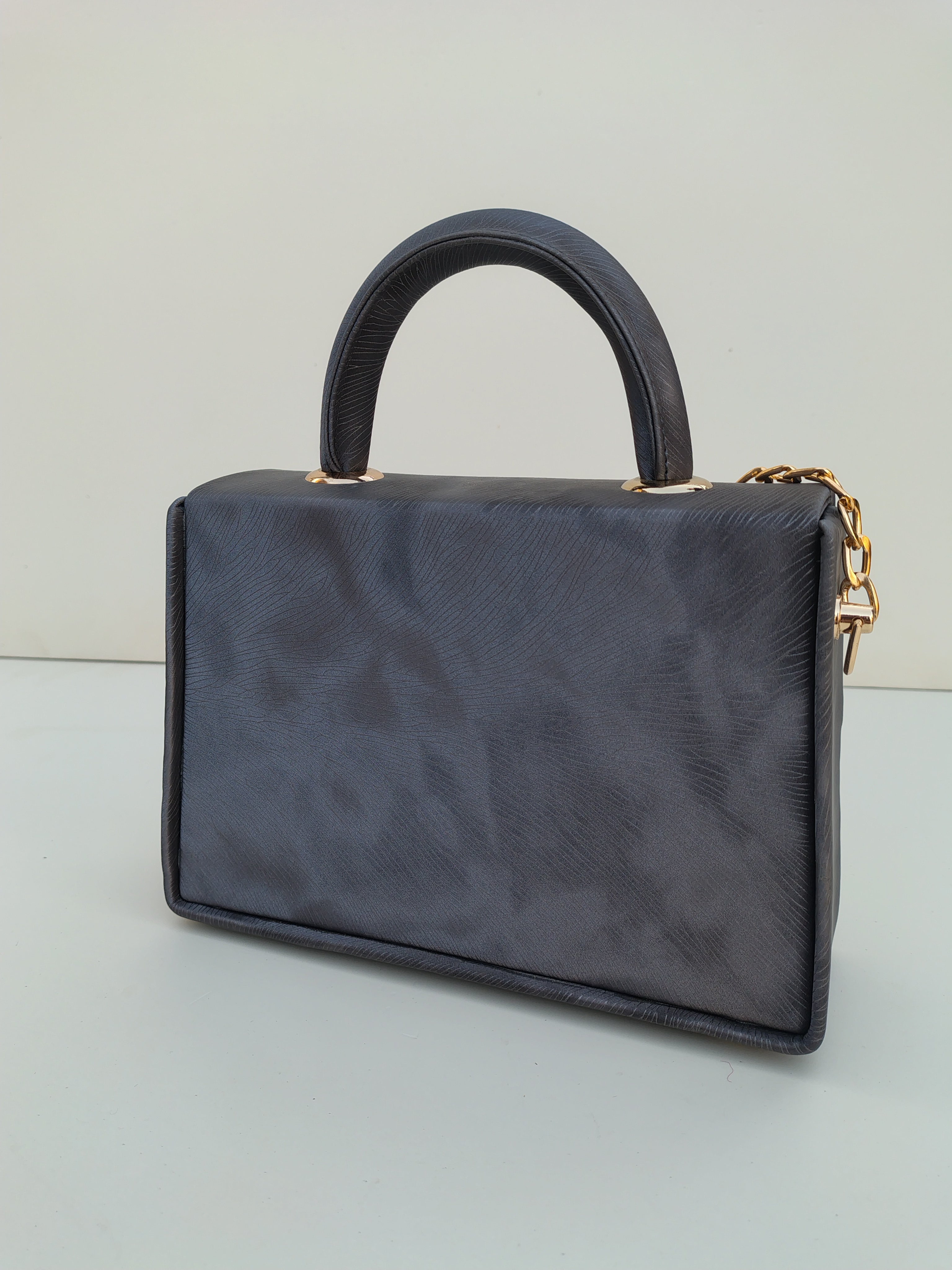 Charcoal Gray Luxury Handbag – Gold Chain Edition