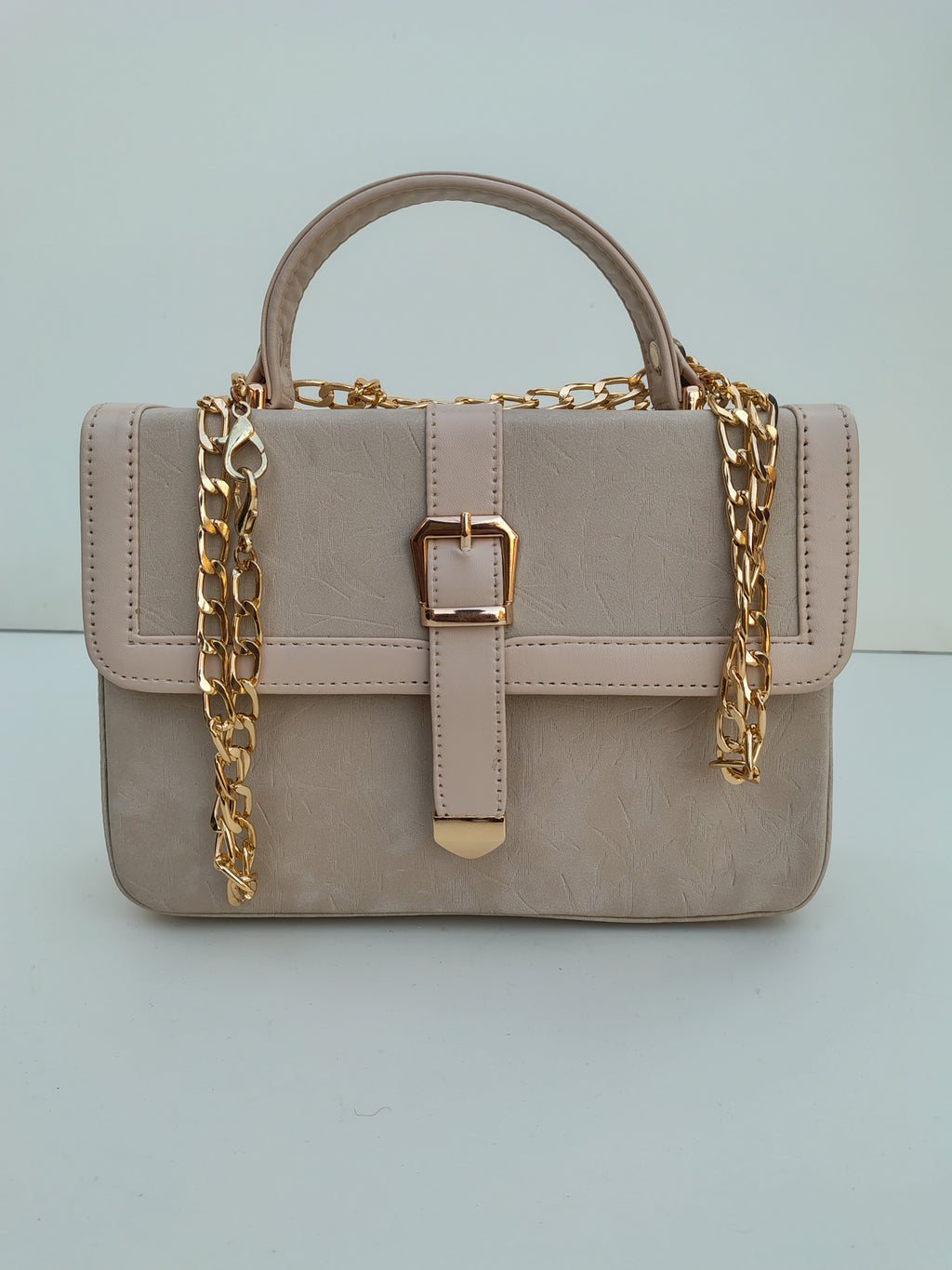 Beige Structured Handbag with Gold Buckle – Minimal Chic Purse