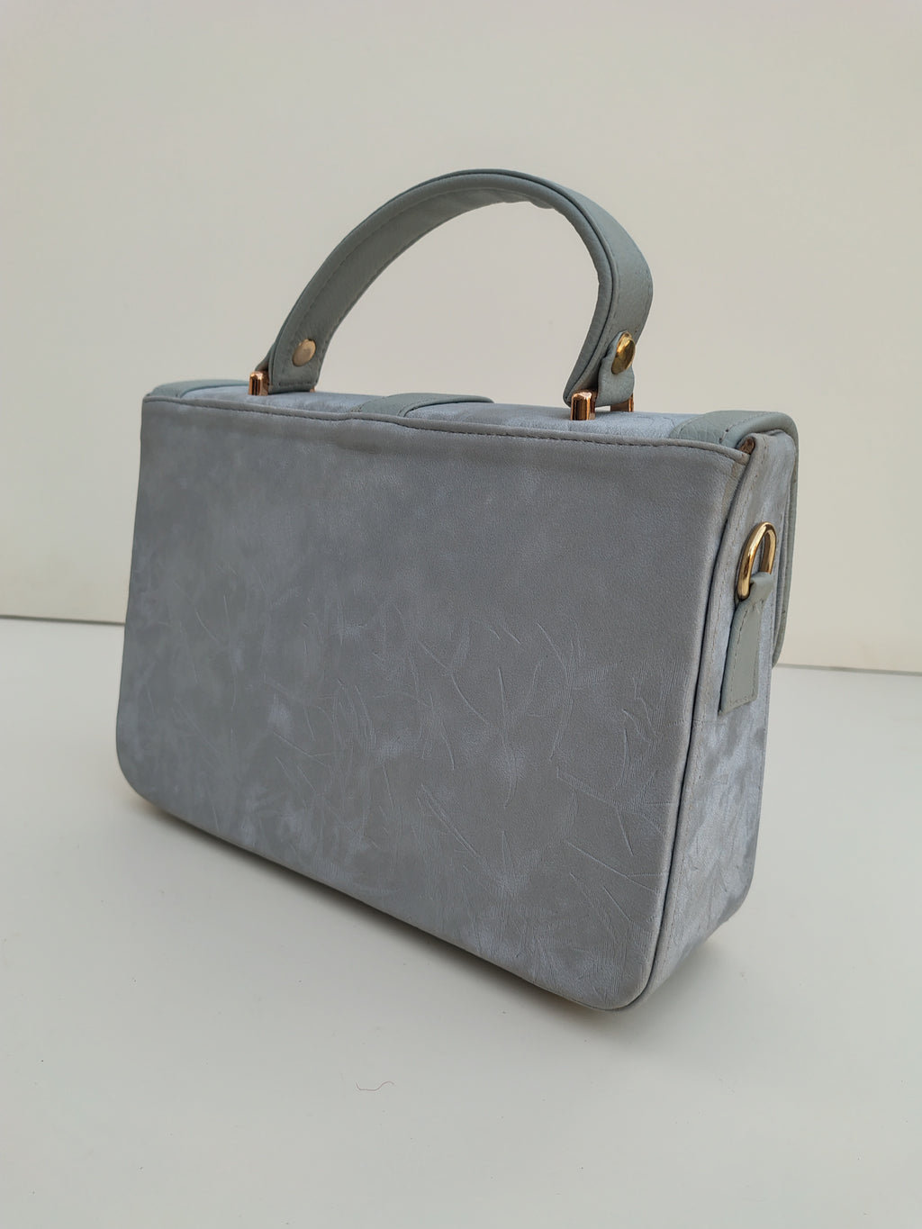 Pastel Blue Structured Handbag with Gold Buckle – Elegant Everyday Purse