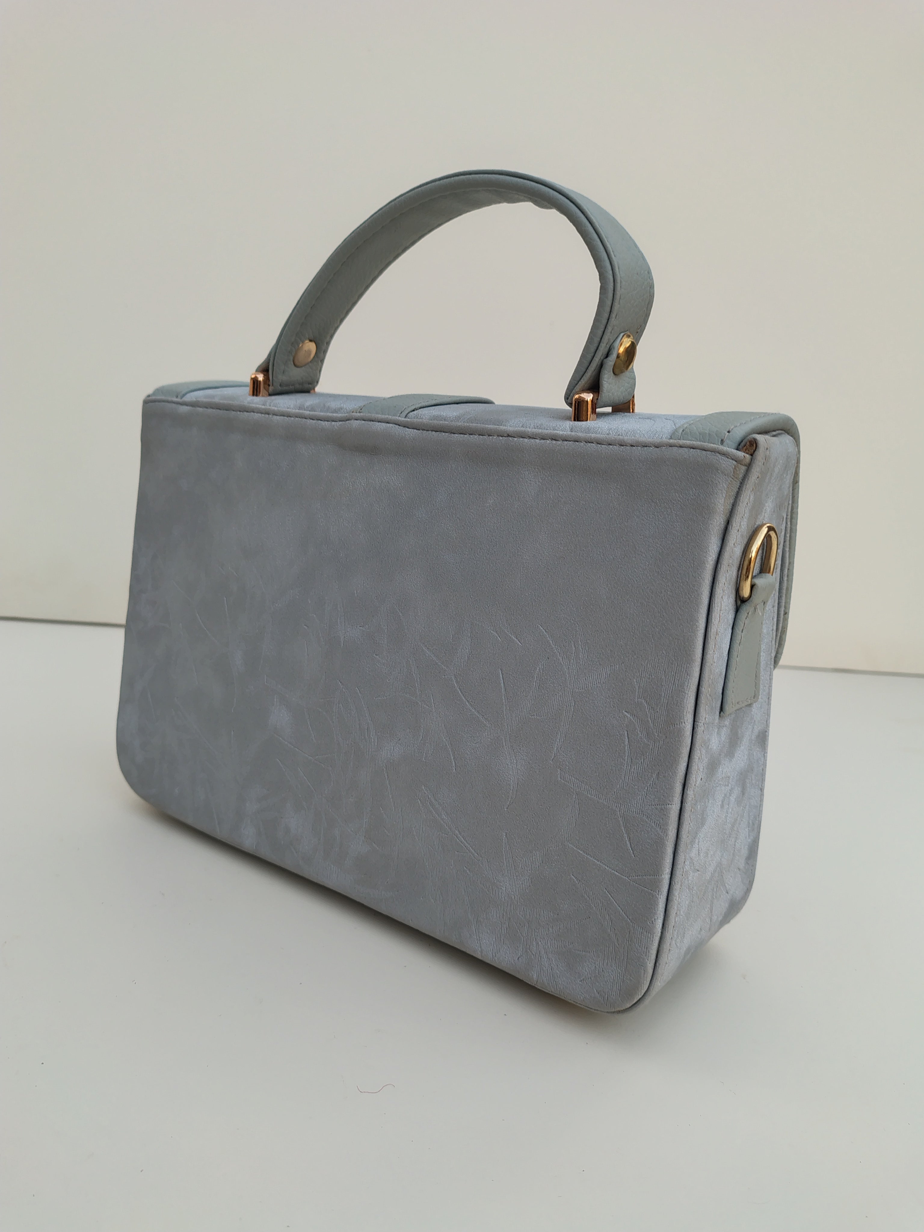 Pastel Blue Structured Handbag with Gold Buckle – Elegant Everyday Purse