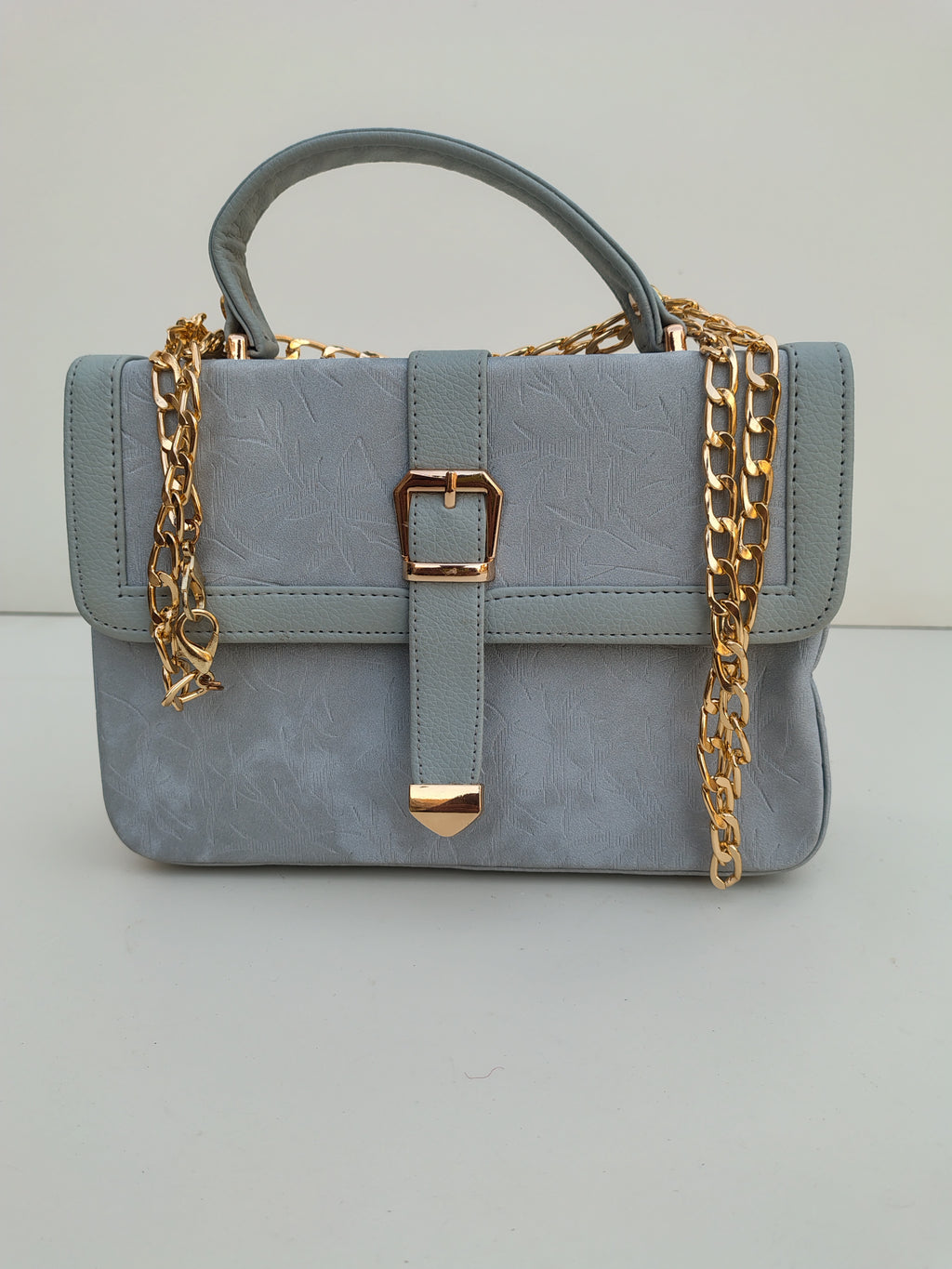 Pastel Blue Structured Handbag with Gold Buckle – Elegant Everyday Purse