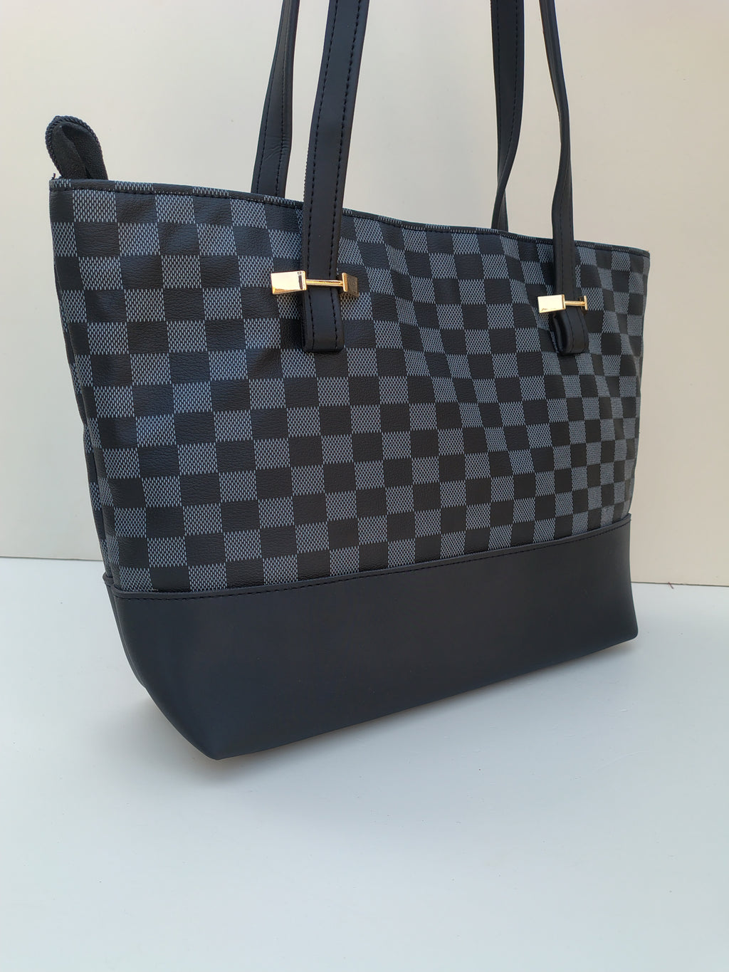 Checkmate Luxe Tote & Wallet Set – White & Grey Premium Handbag Collection