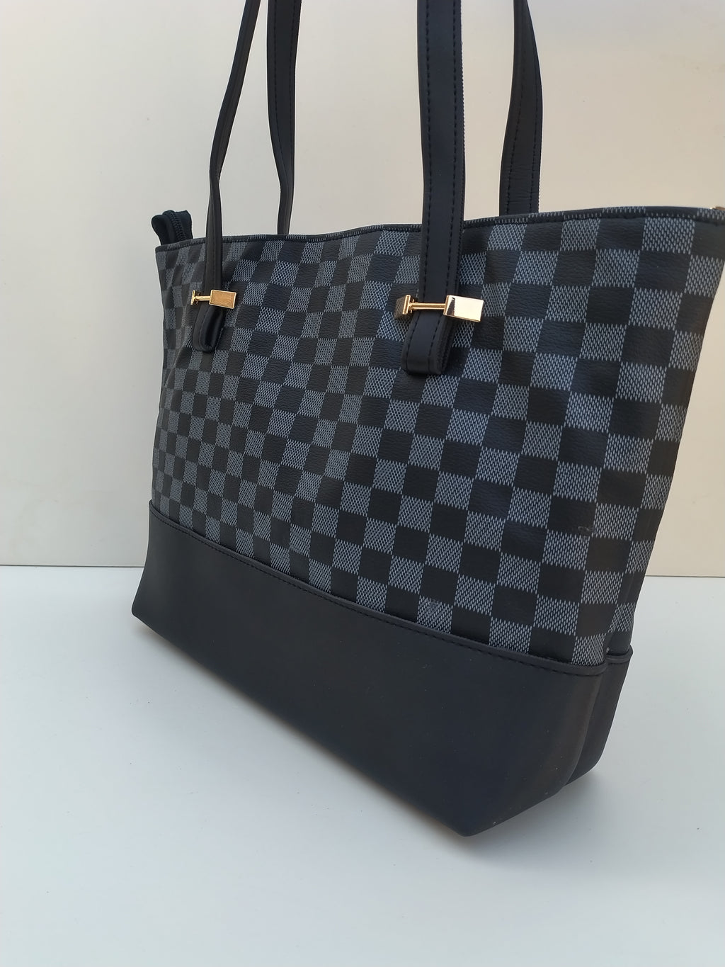 Checkmate Luxe Tote & Wallet Set – White & Grey Premium Handbag Collection